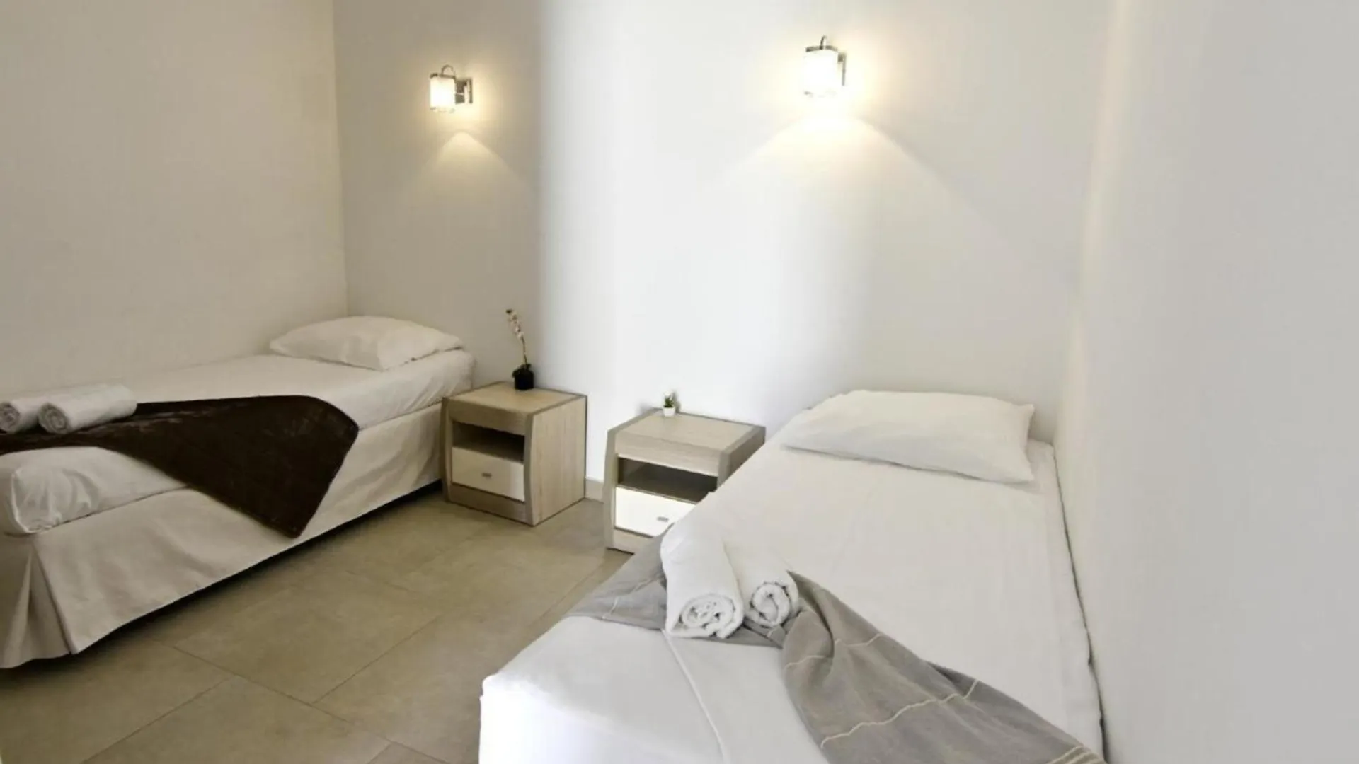Gemuetliches Appartement In Tar Mit Garten, Gemeinschaftlichem Pool Und Grill Tar-Vabriga