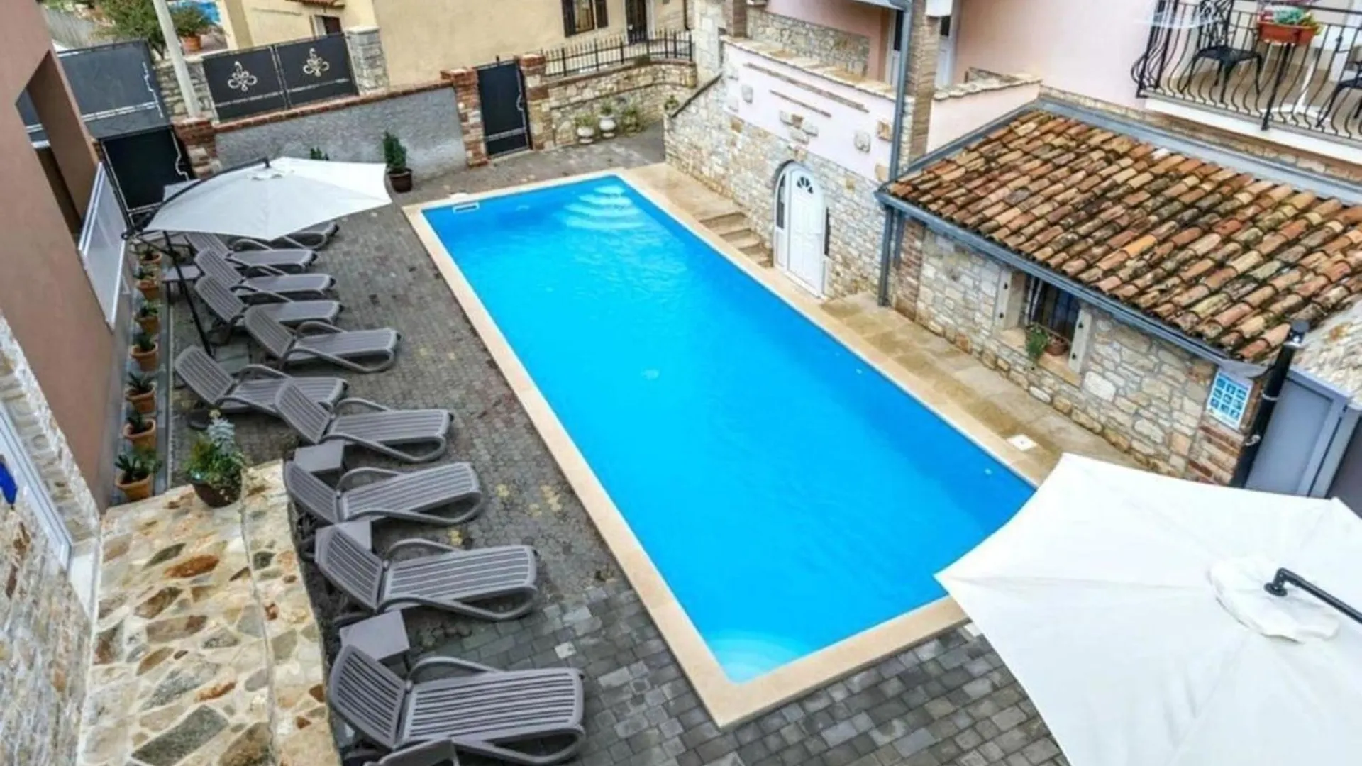 Διαμέρισμα Gemuetliches Appartement In Tar Mit Garten, Gemeinschaftlichem Pool Und Grill Tar-Vabriga